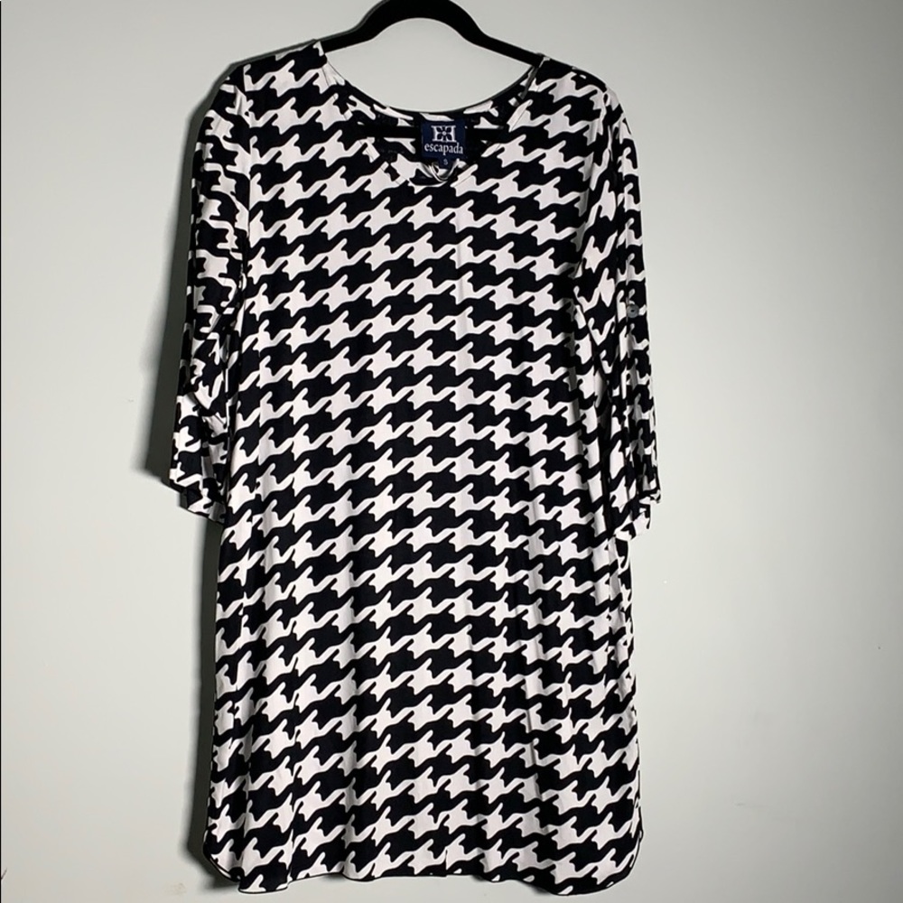 WEEKEND SALE ‼️🎈‼️ESCAPADA TUNIC SIZE SMALL